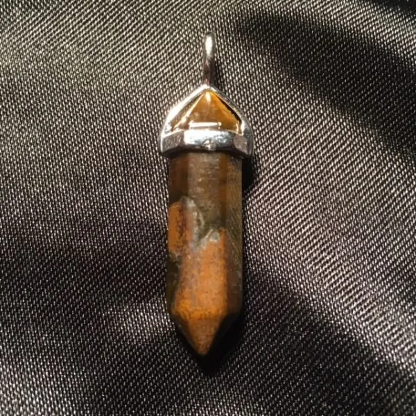 Pendentif Taillé en Pointe en Oeil de Tigre