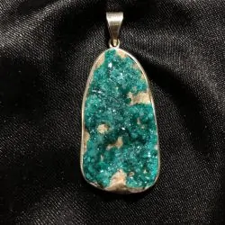 Pendentif en Dioptase serti en Argent 925 | Dans les Yeux de Gaia