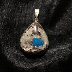Pendentif en Cavansite serti en Argent 925 -1 | Dans les yeux de Gaïa