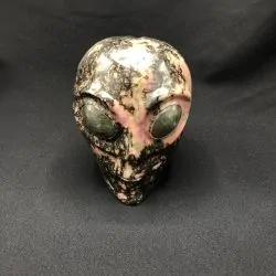Crâne ufologique rhodonite avec yeux en labradorite | Cristal