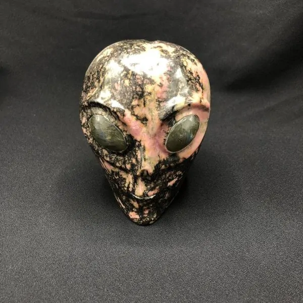 Crâne ufologique rhodonite avec yeux en labradorite | Cristal
