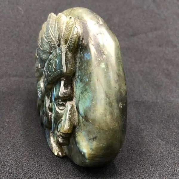 Tête Amérindienne Labradorite -3| Minéraux de collection | Dans les yeux de Gaïa