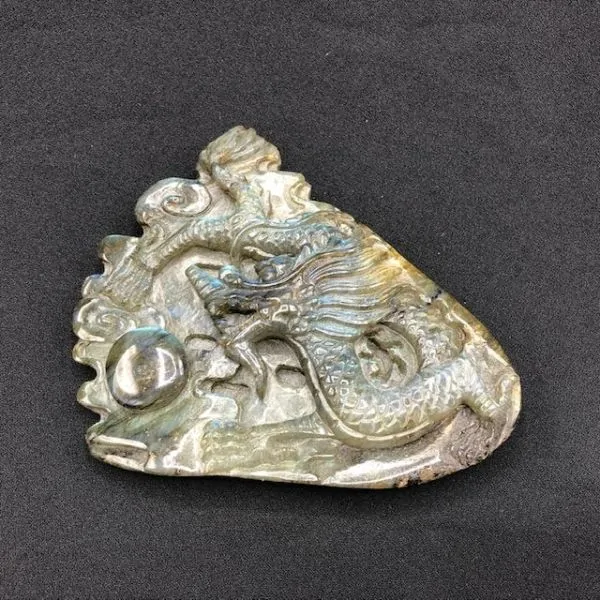 Dragon Chinois Labradorite | Minéraux de collection | Dans les yeux de Gaïa