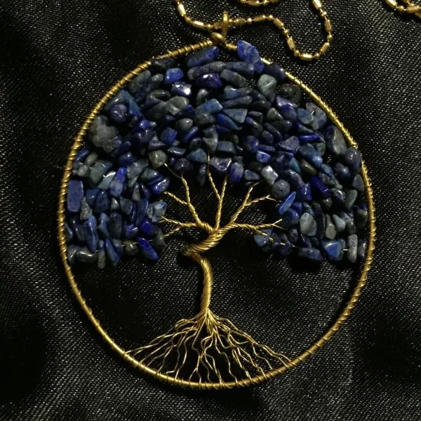 Collier artisanal arbre de vie en lapis lazuli | Dans les yeux de Gaïa