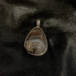 Pendentif en Agate du Botswana serti en Argent 925 | Pendentifs en Minéraux | Dans les yeux de Gaïa