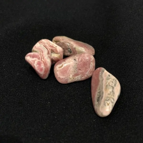 pierre roulée en rhodochrosite, photo 1 | Dans les Yeux de Gaia