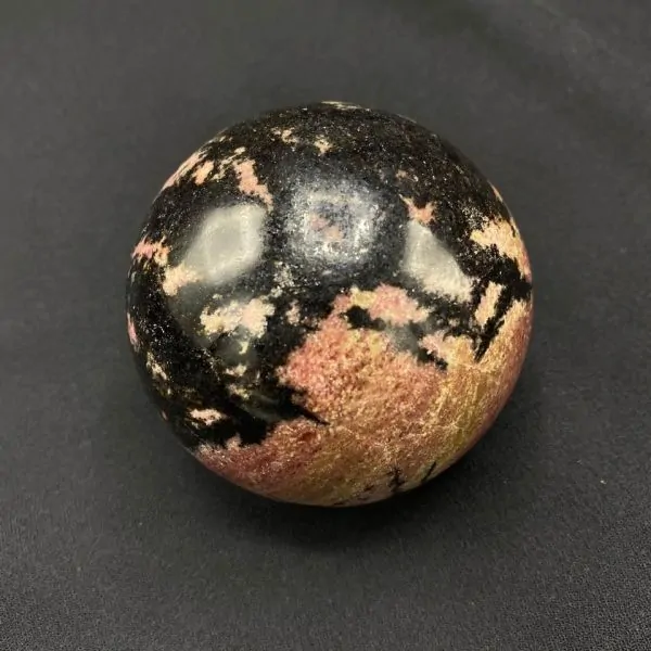 Sphère en Rhodonite -2| Sphères, Oeufs, et Coeurs | Dans les yeux de Gaïa
