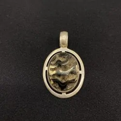 Pendentif en Pyrite serti en Argent 925 -7| Pendentifs en Minéraux | Dans les yeux de Gaïa