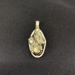 Pendentif en Pyrite serti...