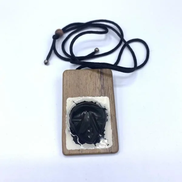 Figure Chamanique en Obsidienne sur Bois -2 | Dans les yeux de Gaïa