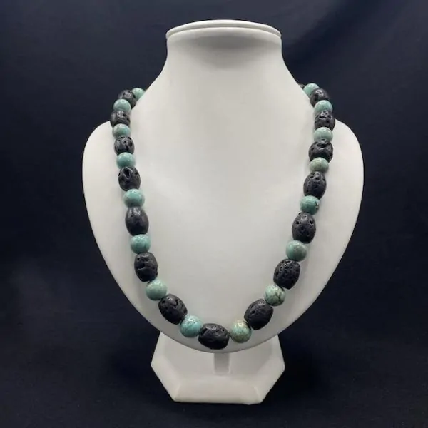 Collier en Turquoise et Pierre de Lave | Dans les yeux de Gaïa