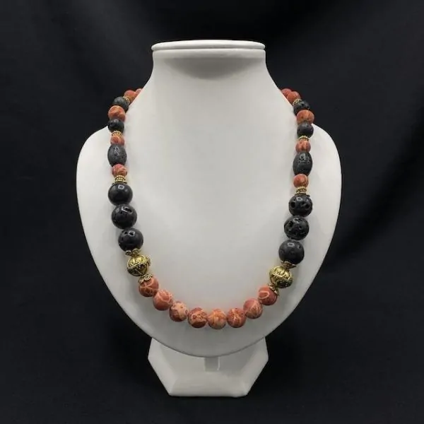 Collier en Pierre de lave et Gorgone -2 | Dans les yeux de Gaïa