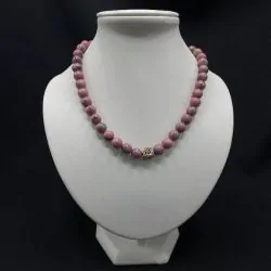 Collier en Rhodonite | Colliers en Minéraux | Dans les yeux de Gaïa