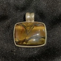 Pendentif en Oeil de Tigre - Photo 1 | Dans les Yeux de Gaia