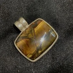 Pendentif Oeil de Tigre POT08