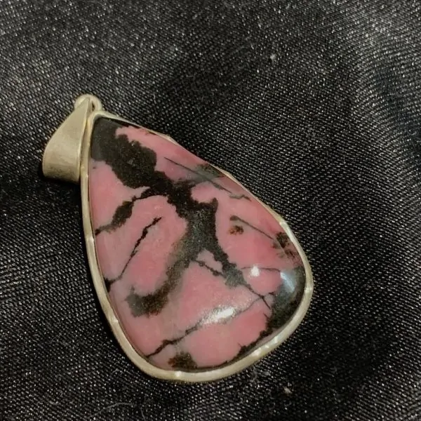 Pendentif Rhodonite en Argent 925 - Photo 1 | Dans les Yeux de Gaia