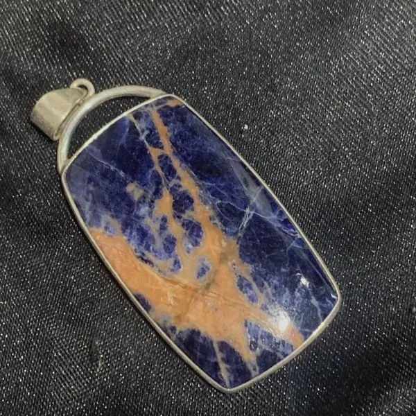 Pendentif en Sodalite serti en Argent 925 - Photo 1 | Dans les Yeux de Gaia