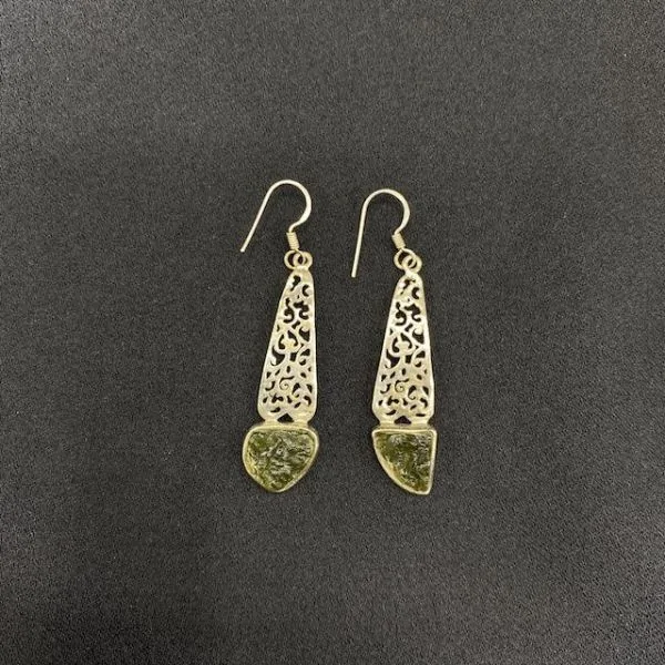 Boucles d'oreilles en Moldavite montées sur Argent | Dans les yeux de Gaïa