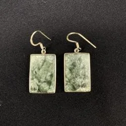 Boucles d'oreilles en Séraphinite montées sur Argent, photo 1 | Dans les Yeux de Gaia