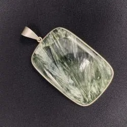 Pendentif en Séraphinite...