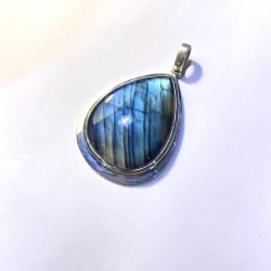 Pendentif Labradorite serti...