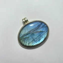 Pendentif Labradorite serti...