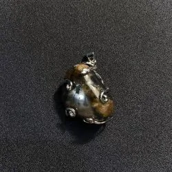 Pendentif Chiastolite Serti sur Métal Argenté | Dans les yeux de Gaïa