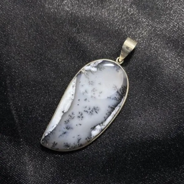 Pendentif en Agate Dendritique Serti en Argent 925 -8| Pendentifs en Minéraux | Dans les yeux de Gaïa