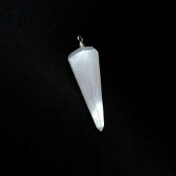 Pendentif Pointe en Sélénite