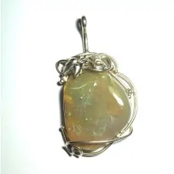 Pendentif en Opale Noble