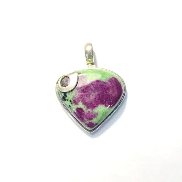 Pendentif en Rubis Zoïsite - Photo 1 | Dans les Yeux de Gaia