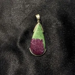 Pendentif en Rubis Zoïsite...