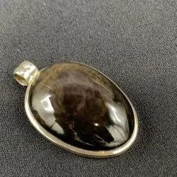 Pendentif en Obsidienne...