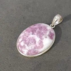 Pendentif en Lépidolite...