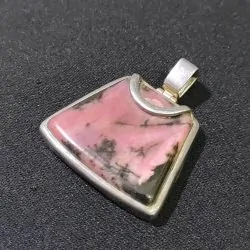 Pendentif en Rhodonite en...