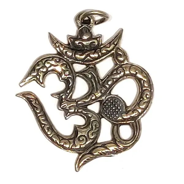Pendentif en métal Ôm - Photo 1 | Dans les Yeux de Gaia