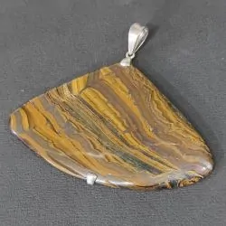 Pendentif en Oeil de Tigre...