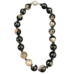 Collier en Rhodonite Facetté | Colliers en Minéraux | Dans les yeux de Gaïa