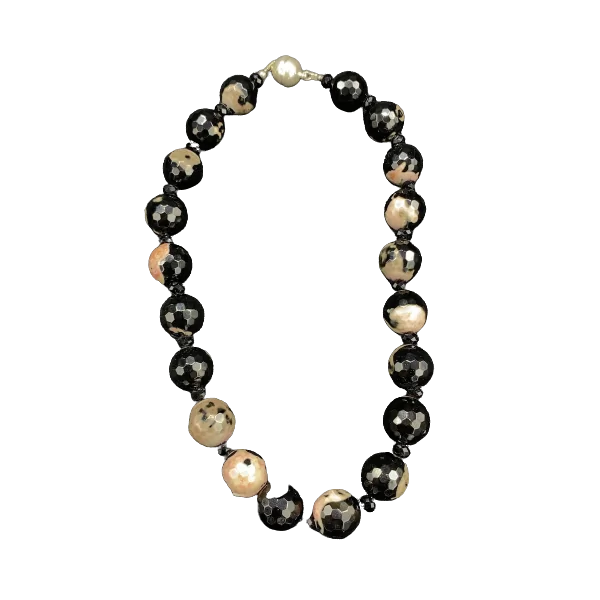 Collier en Rhodonite Facetté | Colliers en Minéraux | Dans les yeux de Gaïa