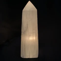 Lampe Obélisque en Sélénite | Articles Bien-Être | Dans les yeux de Gaïa