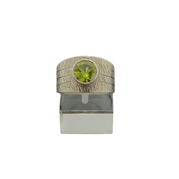 Bague en Péridot sertie sur Argent 925, photo 1 | Dans les Yeux de Gaia