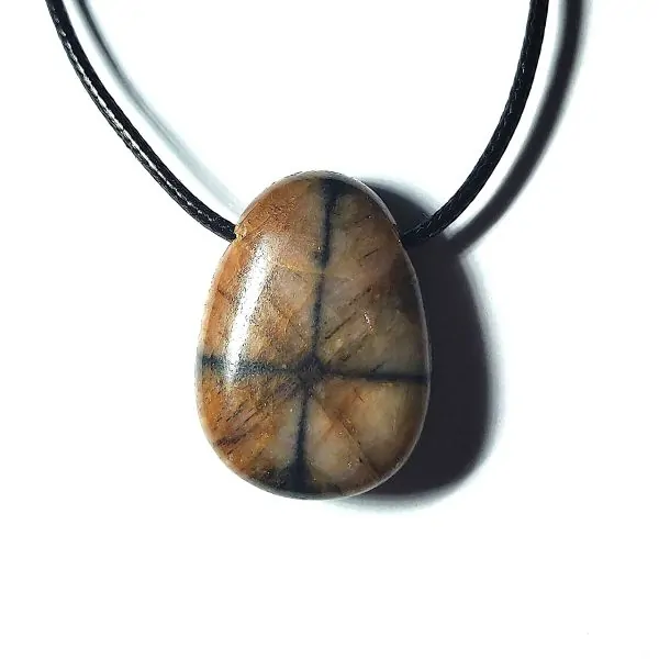 Pendentif Cabochon en Chiastolite - Lithothérapie |Dans les Yeux de Gaïa