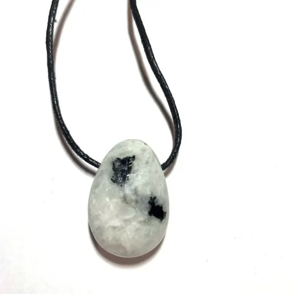 Cabochon Pierre de Lune 1 - Cordon Noir Huilé | Dans les Yeux de Gaïa