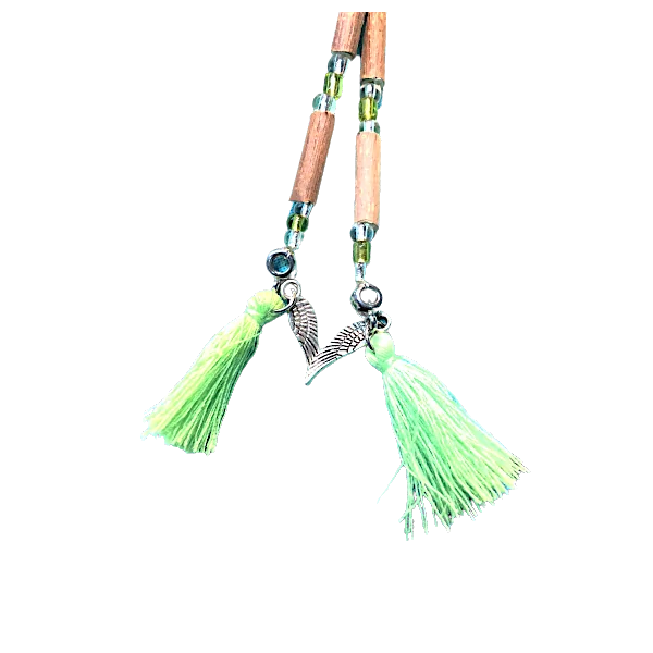 Collier mala en noisetier vert fluo zoom pompons - Collier arbre |Dans les yeux de Gaïa