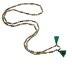 Collier mala en noisetier...