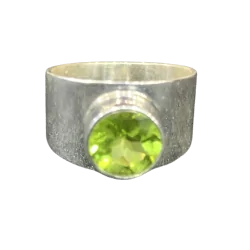 Bague en Péridot serti sur Argent 925 1 - Bague créateur |Dans les Yeux de Gaïa