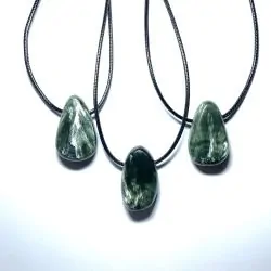 Cabochon en Séraphinite