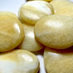 Galet de Calcite jaune