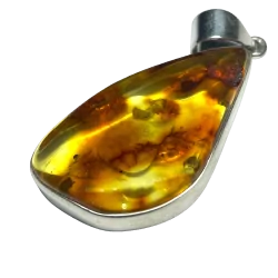 Pendentif en Ambre serti en...