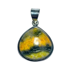 Pendentif en Orpiment serti sur argent 925 - de face | Dans les Yeux de Gaïa